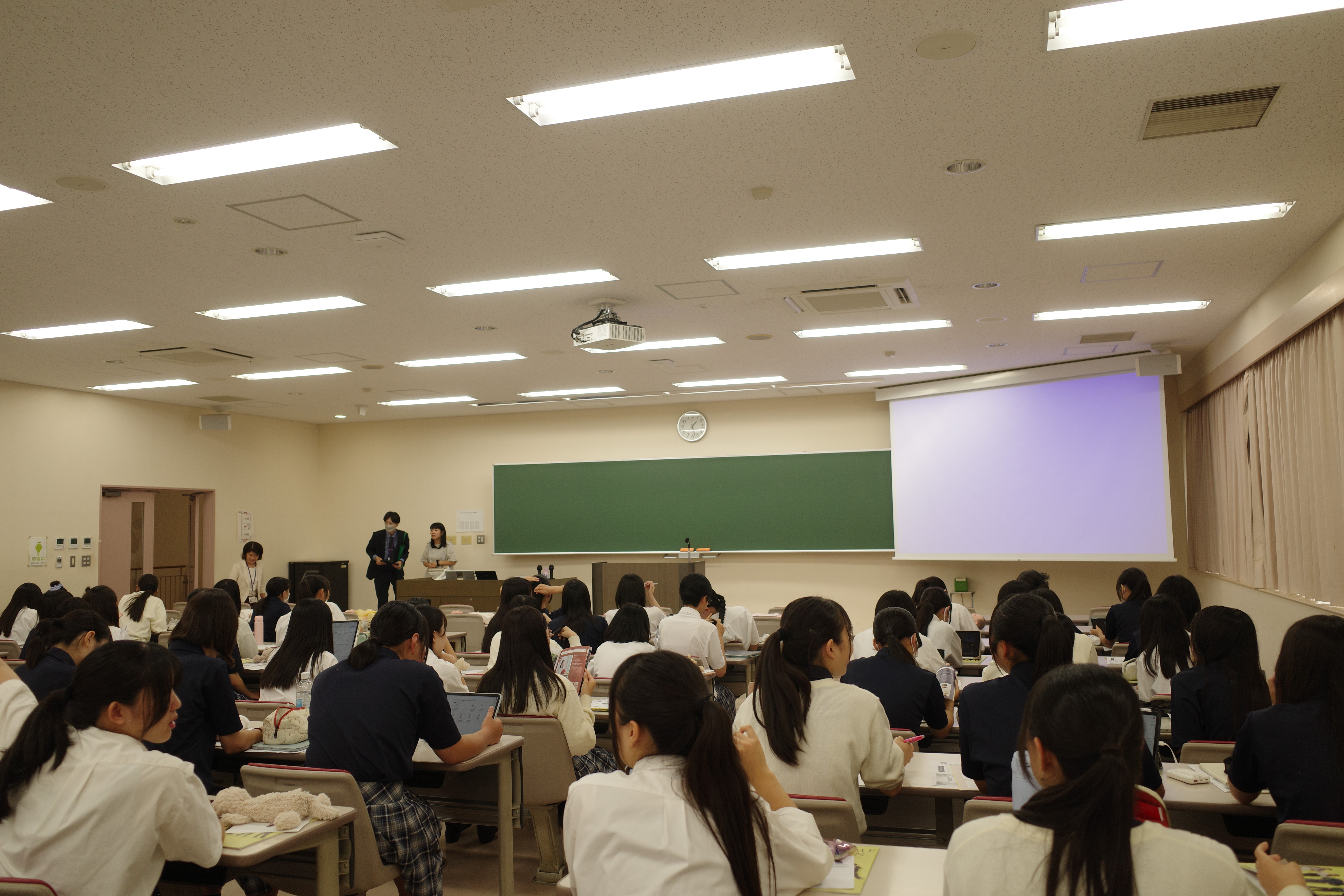 ２年生白梅学園大学・短期大学体験授業