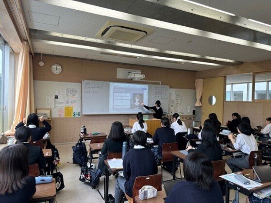 校長室だより 3年6組 英語プレゼンの授業  第102号