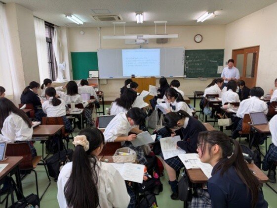 校長室だより 1年4組 学び合う！化学基礎の授業 第104号